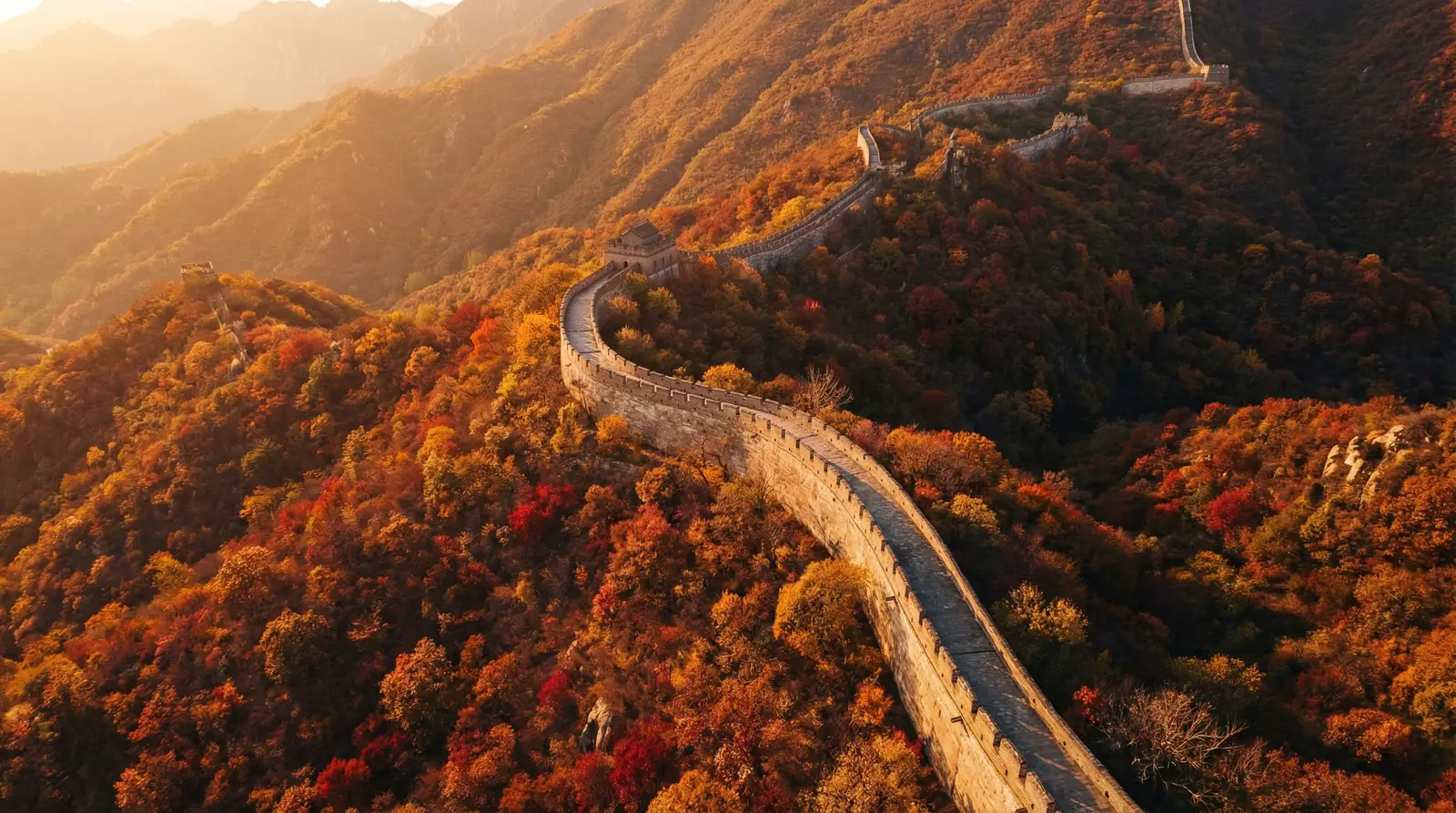 喝女王圣水 秋日长城航拍全景